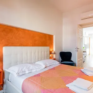 Apartamento Guesthost - Santa Maria Novella Cozy Flat, Florença