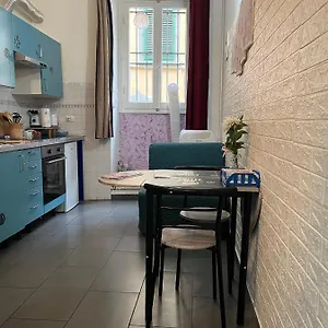 Violet 27 Firenze
