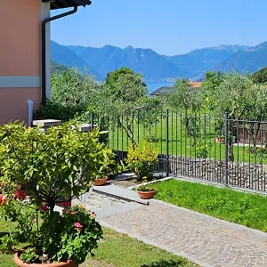  Apartment With Garden And Parking Italy