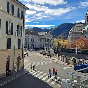 The Window On The Theatre And The Cathedral - Luxury Appartement Côme