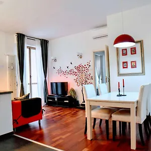 The Red In With Free Parking Florencia